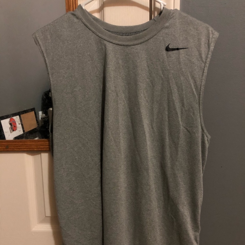 Nike & Under Armour sleeveless workout shirts